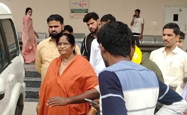 बीजेपी के पूर्व MLA के बेटे की बिच सड़क पर पिटाई, राजद नेता तेजप्रताप बोले – सत्ता का …